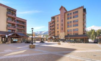 Chateaux Regalien by Ski Colorado