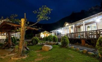 Bandi Hwangto Pension - Housity
