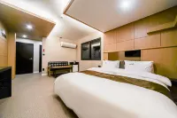 Forest 701 Hotel