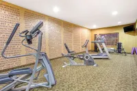 La Quinta Inn & Suites by Wyndham Dickinson - Gym