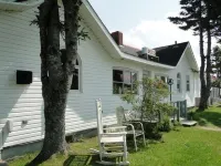 Clipper Shipp Beach Motel Hotels near Bay of Fundy