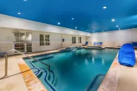 La Quinta Inn & Suites by Wyndham Orange - Swimmingpools