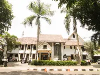Hotel Grand Situ Buleud Hotel dekat Karya Tani