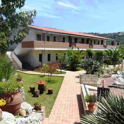 Heaven Hotel Exterior