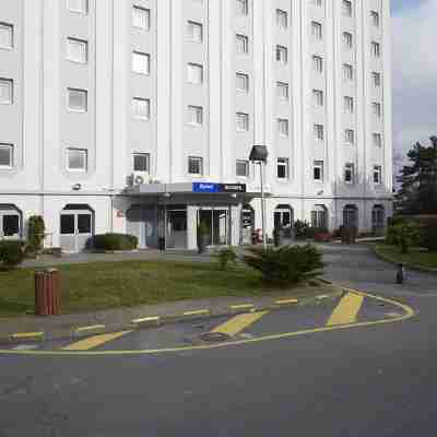 Kyriad le Blanc Mesnil Hotel Exterior