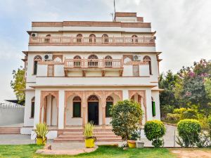 OYO 29576 Amba Haveli Garden