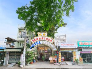 Tan Dat Hoa Hotel & Massage