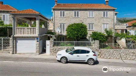 Apartments Vulicevic Отели рядом с достопримечательностью «Мост Франьо Туджмана»