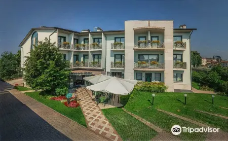 Hotel Eden Отели в г. Моццекане