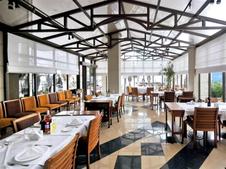 Swiss Inn Teda Hotel & Aqua Park Отели в г. Ataqah