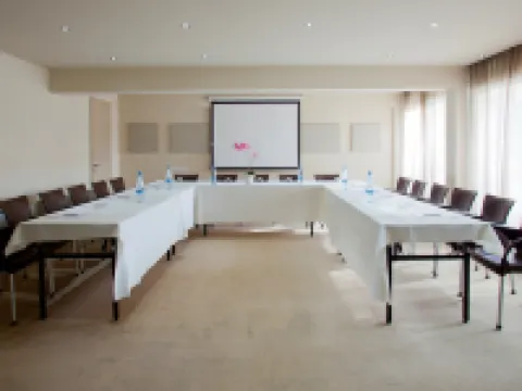 杏仁商務酒店 尼科西亞酒店