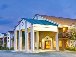 Days Inn by Wyndham Mooresville Lake Norman