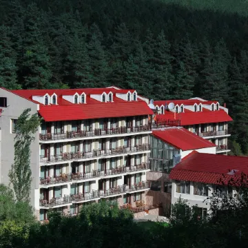 Best Western Plus Paradise Hotel Dilijan Отели рядом с достопримечательностью «Монастырь Севанаванк»