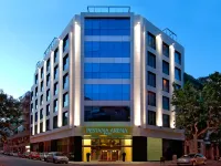 Pestana Arena Barcelona Hotels near Las Arenas