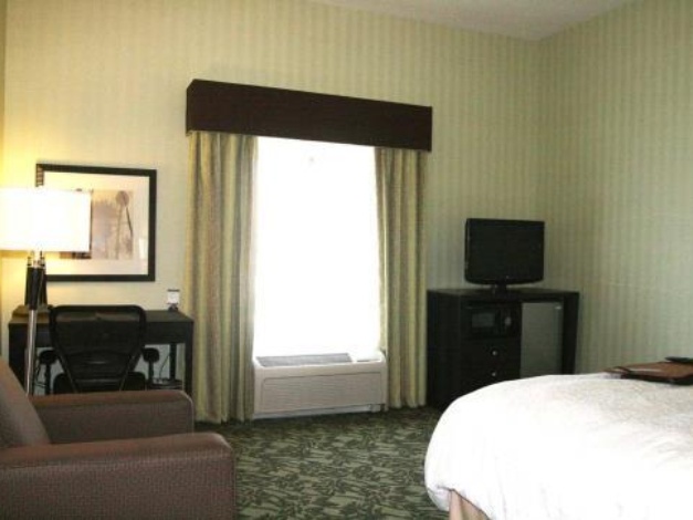 Hampton Inn Detroit Roseville