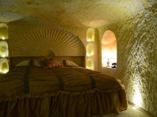 Golden Cave Suites