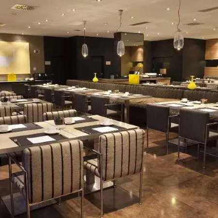 AC Hotel Madrid Feria Отели рядом с достопримечательностью «Линейный город»