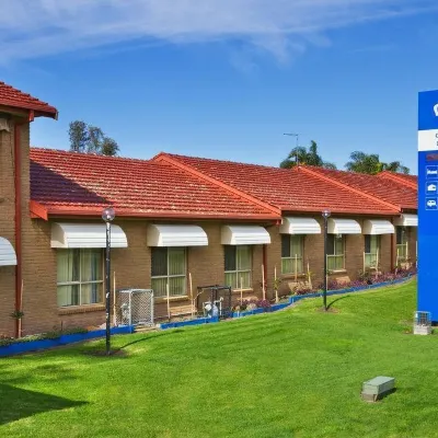 Carrum Downs Motel Hotels near The Pillars