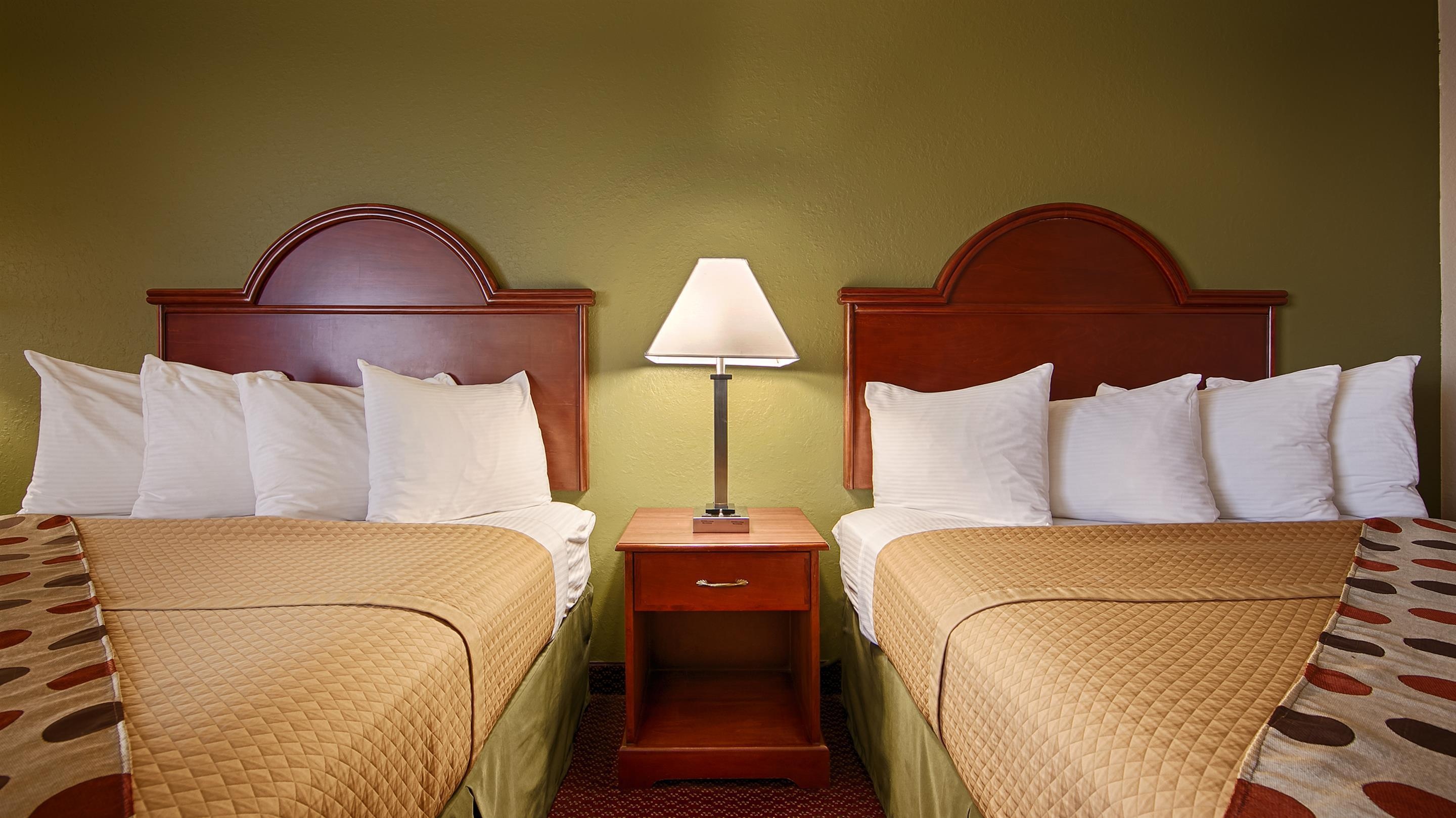 Best Western Luxbury Inn Fort Wayne