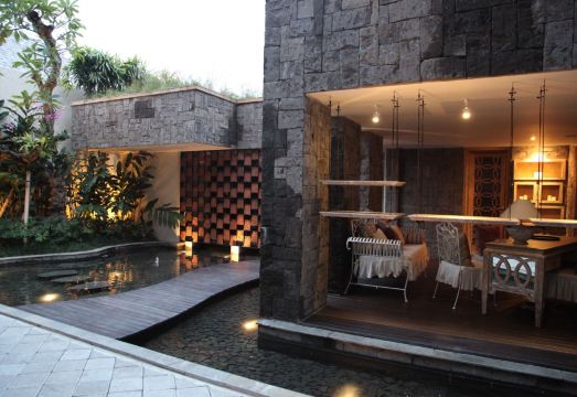 2. 베리 아무르 로..