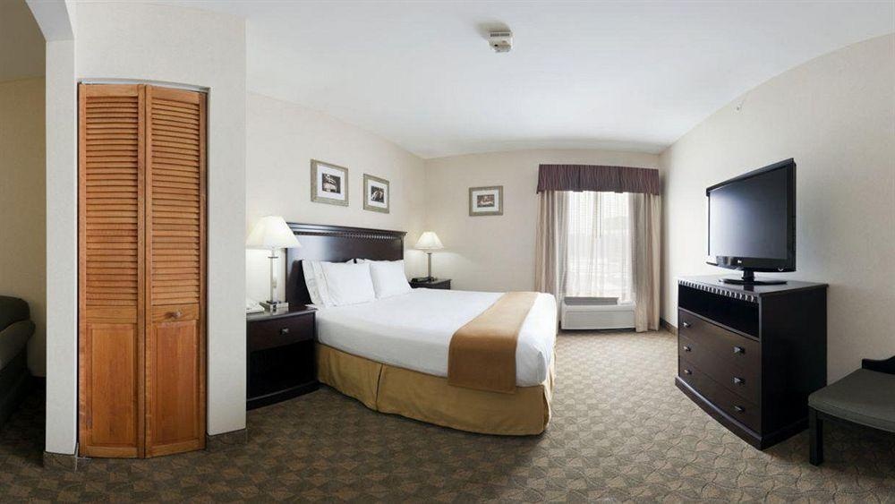 Holiday Inn Express Carneys Point New Jersey Turnpike Exit 1, an Ihg Hotel