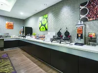 La Quinta Inn & Suites by Wyndham New Braunfels - breakfast
