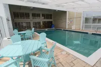 Ramada Plaza by Wyndham Nags Head Oceanfront - piscina