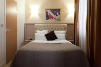 Hôtel Lebron Hotels in Paris