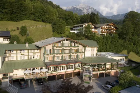 Alpenhotel Fischer 4 Sterne - Adults Only Отели рядом с достопримечательностью «Кельштайнхаус»