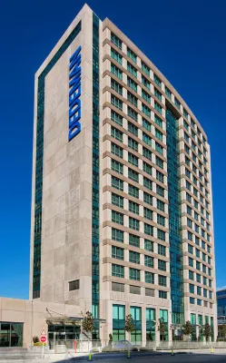 Dedeman Bostanci Istanbul Hotel & Convention Center Các khách sạn gần Maltepe University Faculty of Engineering and Natural Sciences