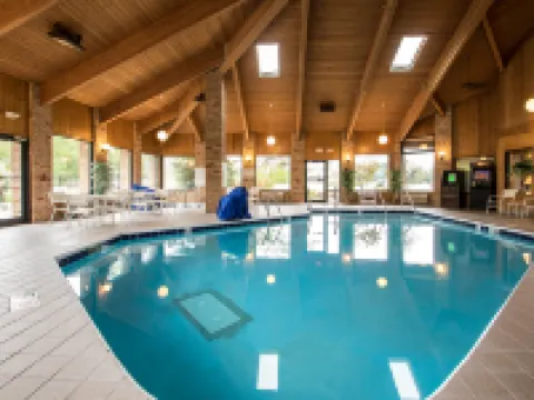 Quality Inn & Suites Sun Prairie Madison East Hotels in Dane County