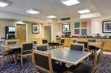 Comfort Inn Chester - Richmond South Отели в г. Бермуда