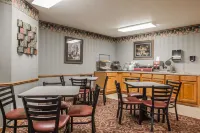 Comfort Inn Dyersville Near the Field of Dreams Hotels in Dubuque County