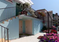 House Sandra Hotel di 