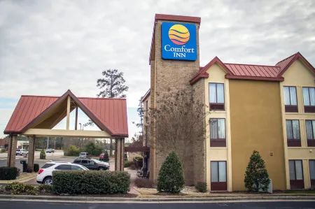 Comfort Inn & Suites Fuquay Varina Отели в г. Хекторс Крик