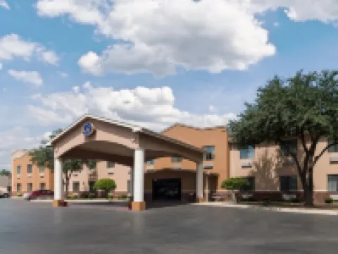 Quality Suites Midland North Loop 250 Hotels in Midland