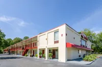 Economy Inn - Parking