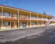 Econo Lodge Near Bluefield College Hotels near Airport Square Shopping Center