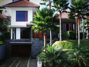 Kencana Villa 7 Bedroom with a Private Pool