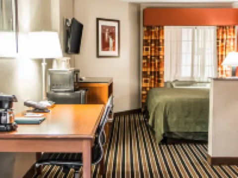 44號州際公路品質套房酒店 塔爾薩酒店