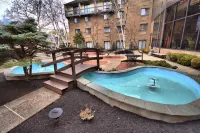 Hotel 1620 Plymouth Harbor - Pools