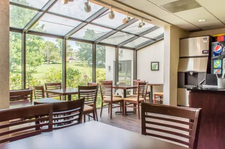 Sleep Inn & Suites of Lancaster County Отели в г. Манор Тауншип