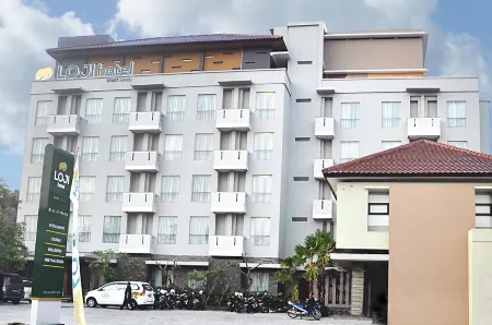 Loji Hotel Отели рядом с достопримечательностью «Balekambang Park»