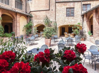Il Chiostro Del Carmine