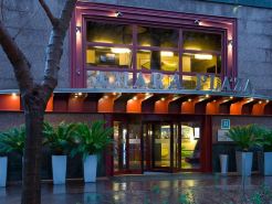 Hotel Silken Amara Plaza