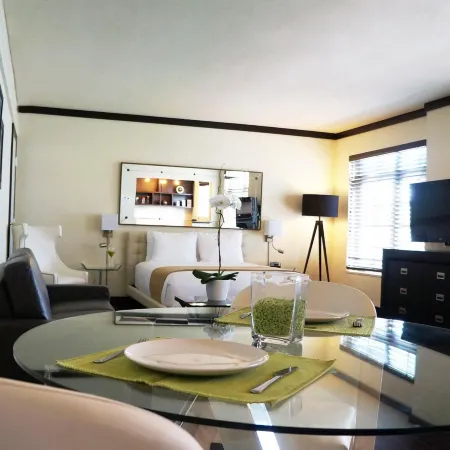 Lincoln Arms Suites Отели рядом с достопримечательностью «Новый Мир Симфонии»
