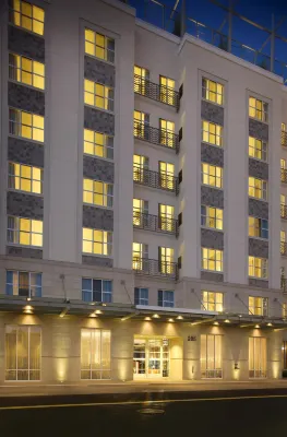 Hyatt Centric the Pike Long Beach Hotels in der Nähe von CSULB Army ROTC