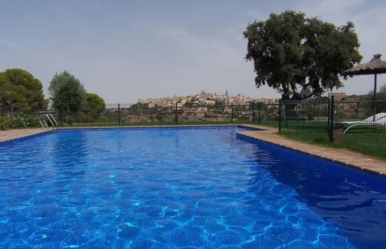 西加雷爾森林酒店