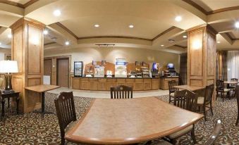 Holiday Inn Express & Suites Kingsville