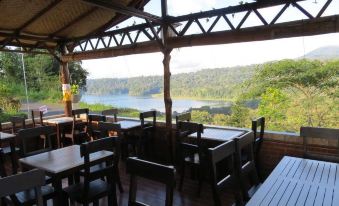 Terrasse du Lac Munduk